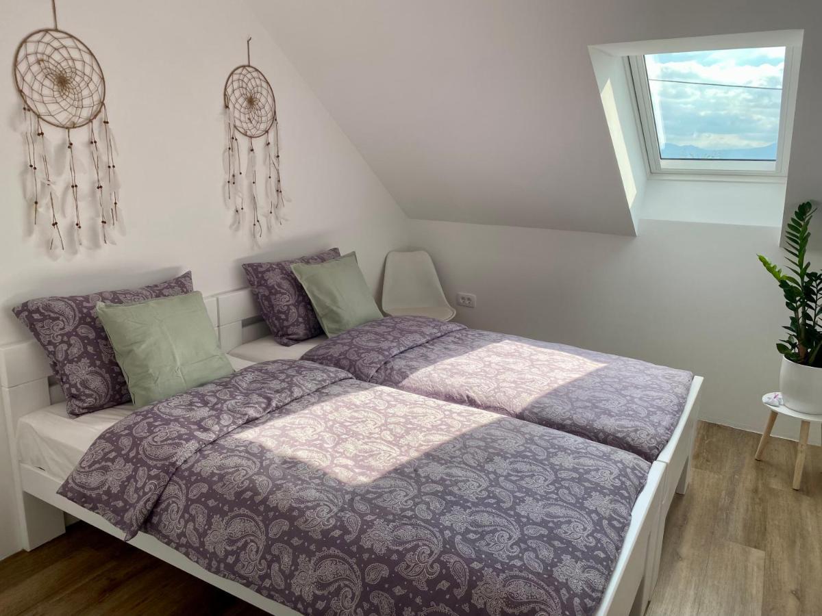 Apartmán Sunny Oak Estate Mengeš Exteriér fotografie