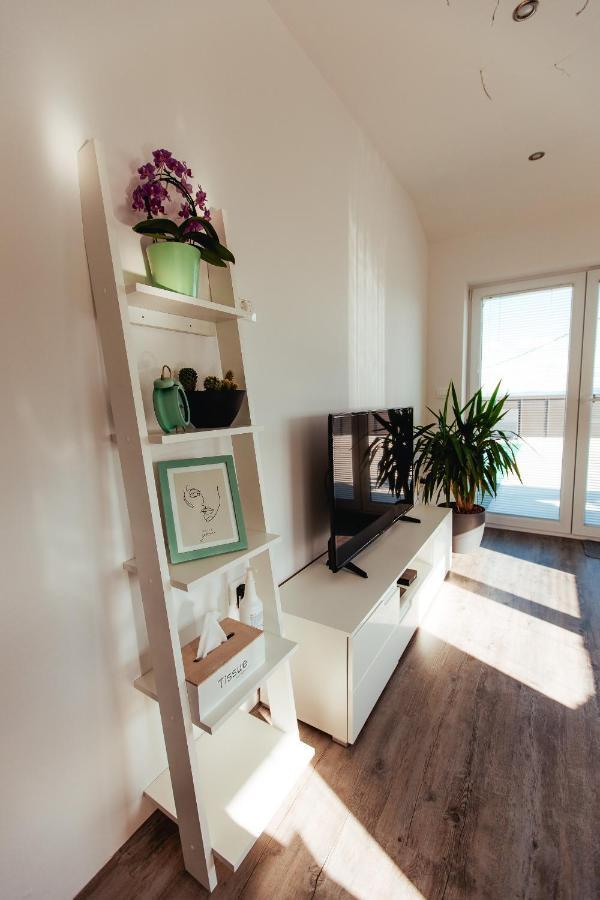 Apartmán Sunny Oak Estate Mengeš Exteriér fotografie