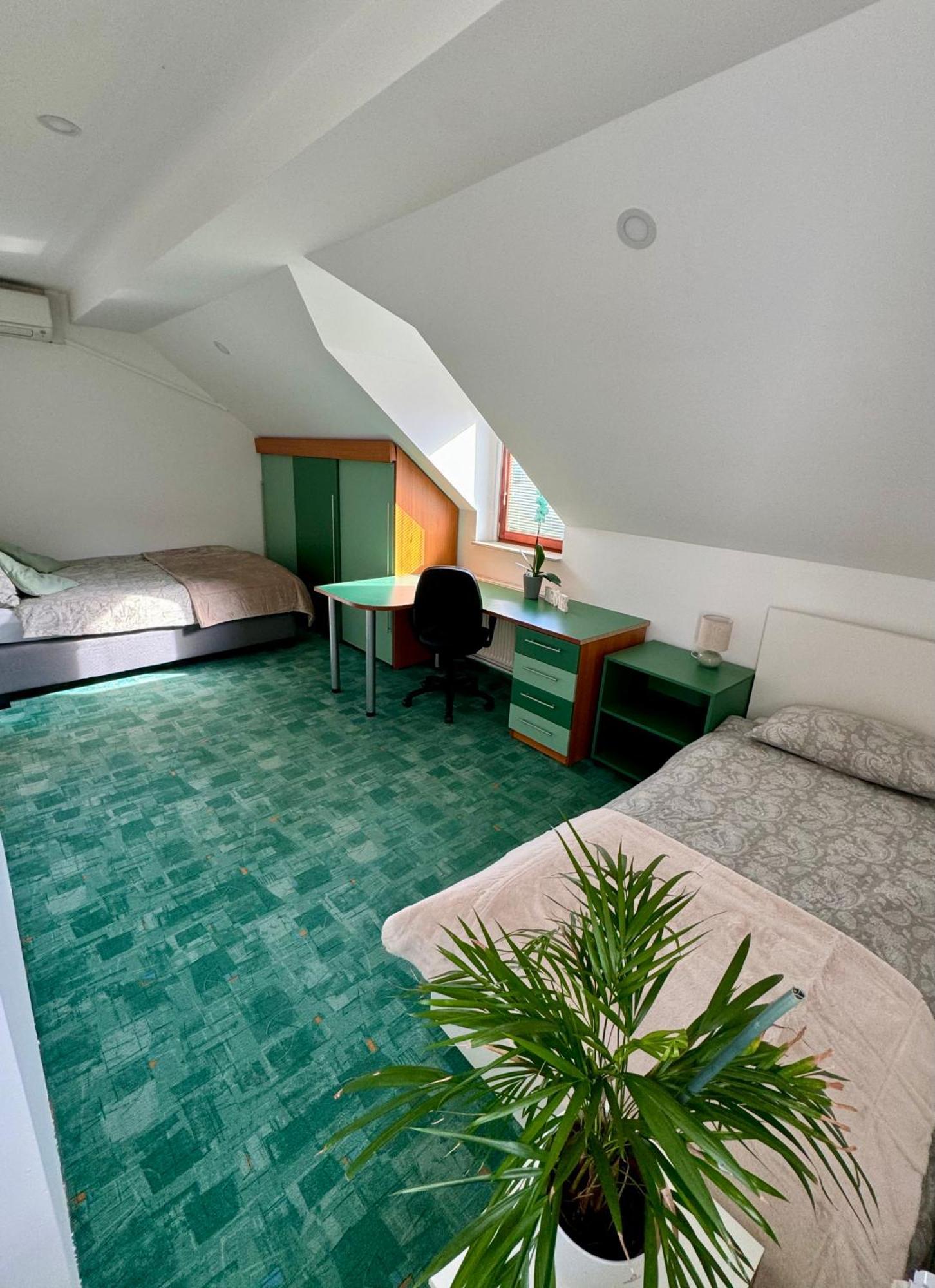 Apartmán Sunny Oak Estate Mengeš Exteriér fotografie