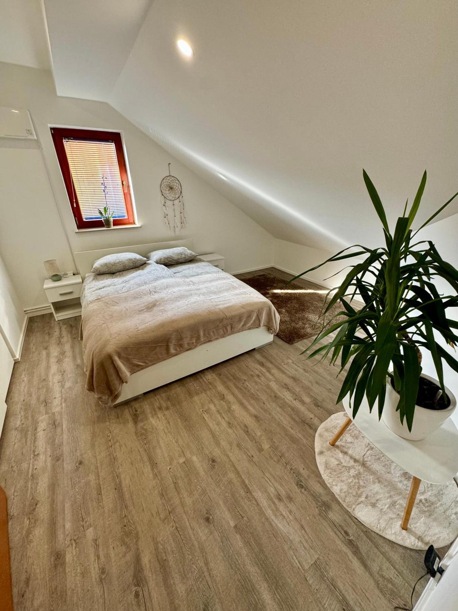 Apartmán Sunny Oak Estate Mengeš Exteriér fotografie